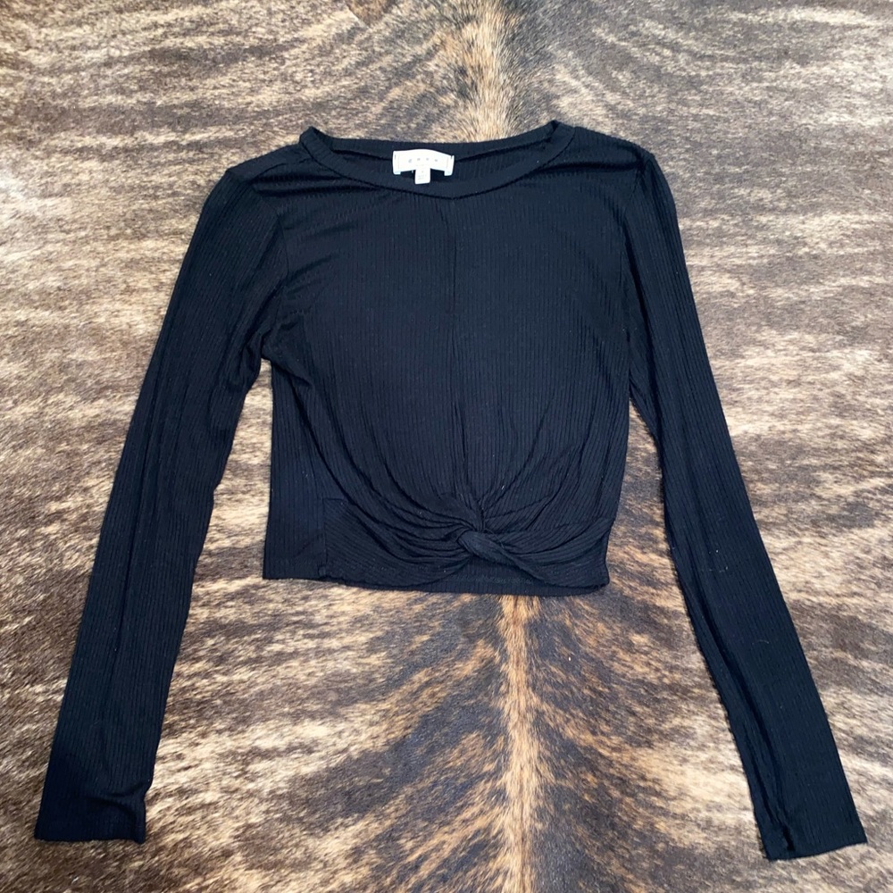 Simple Black Top